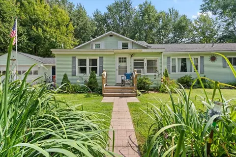 50 N Cove Rd, Burlington, VT 05408