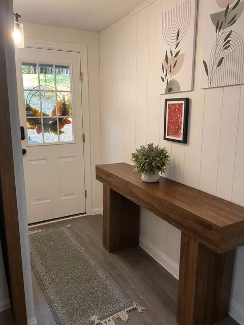 Entry Way - 6 Johnsons Rd, Berlin, NH 03570 photo 2 of 2