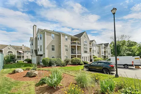 5 Bernards Rd #1, Merrimack, NH 03054