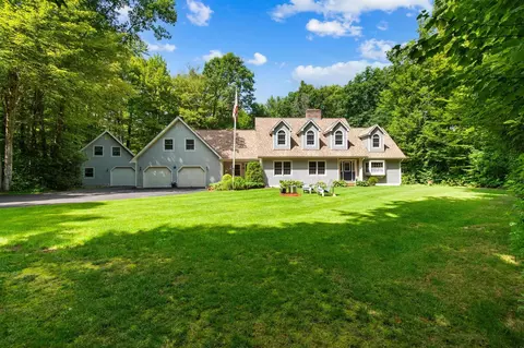22 Lang Dr, Essex Junction, VT 05452