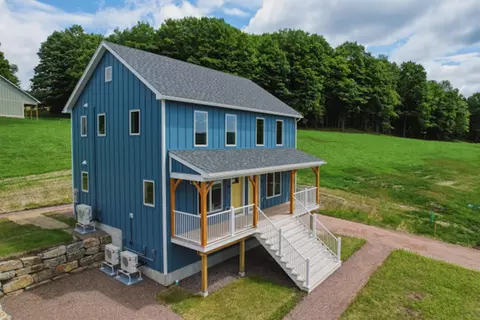 23 Pocket Rd, Hinesburg, VT 05461