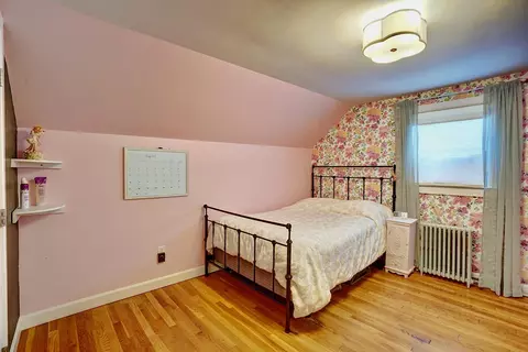 Bedroom - 354 Wallis Rd, Rye, NH 03870 photo 2 of 3