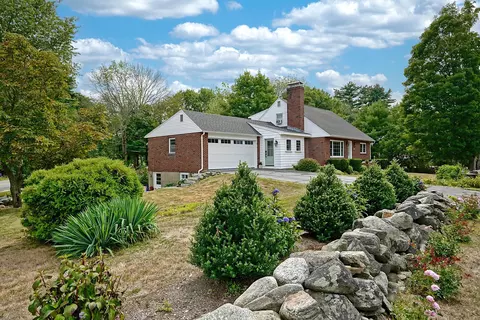 Exterior - 354 Wallis Rd, Rye, NH 03870 photo 5 of 7