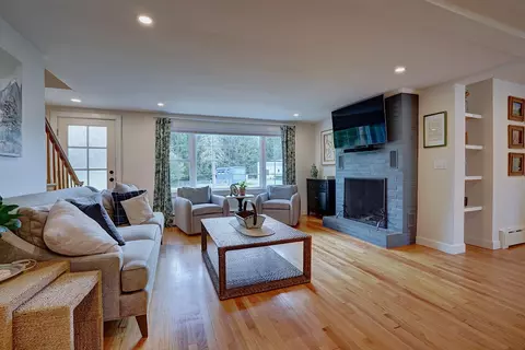 Living - 354 Wallis Rd, Rye, NH 03870 photo 1 of 1