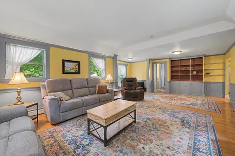 Living - 52 Chase St, Sunapee, NH 03782 photo 5 of 6