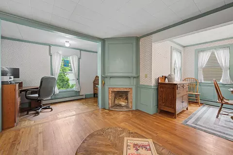 Living - 52 Chase St, Sunapee, NH 03782 photo 3 of 7