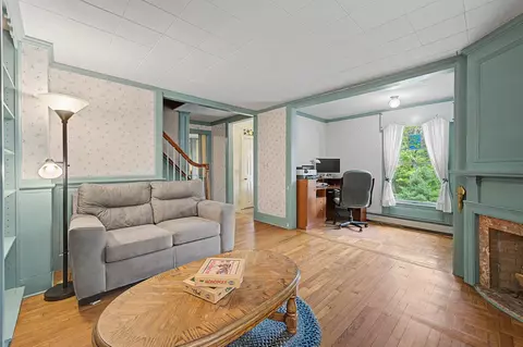 Living - 52 Chase St, Sunapee, NH 03782 photo 1 of 6