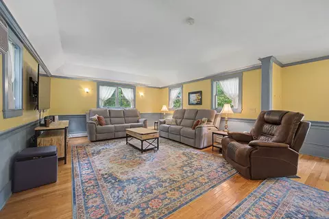 Living - 52 Chase St, Sunapee, NH 03782 photo 4 of 6