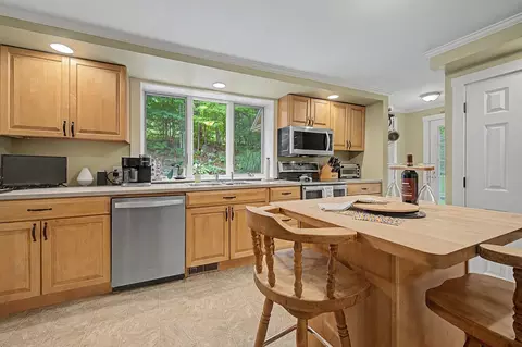 Kitchen - 52 Chase St, Sunapee, NH 03782 photo 2 of 5