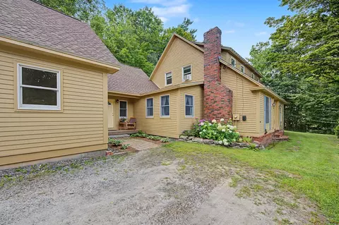 Exterior - 52 Chase St, Sunapee, NH 03782 photo 2 of 7