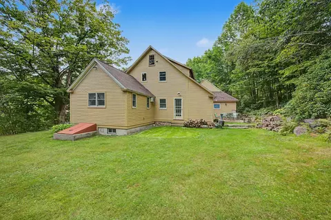 Exterior - 52 Chase St, Sunapee, NH 03782 photo 4 of 8
