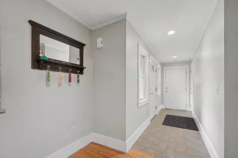 Entry Way - 52 Chase St, Sunapee, NH 03782 photo 4 of 7