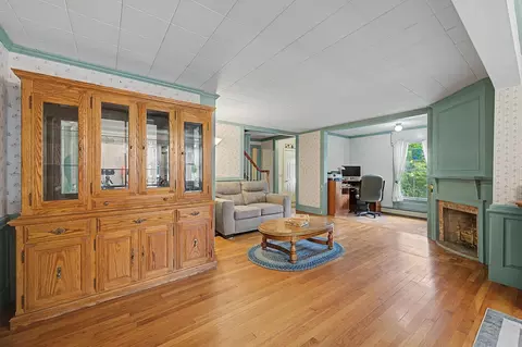 Living - 52 Chase St, Sunapee, NH 03782 photo 2 of 7