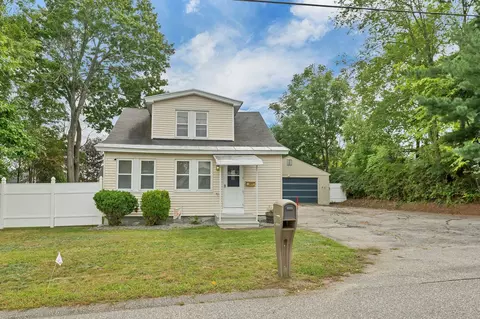 33 Moreau St, Manchester, NH 03102