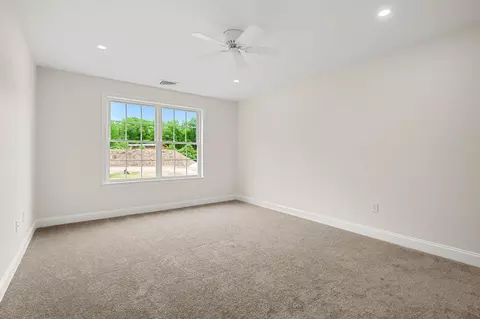 Bedroom - Unit 7 Violette Drive, Epping, NH 03042 photo 1 of 5