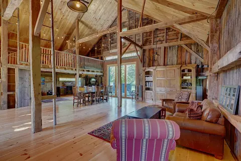 Living - 5 Grove Rd, Rye, NH 03870 photo 1 of 4