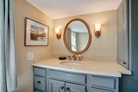 Bath - 5 Grove Rd, Rye, NH 03870 photo 5 of 5