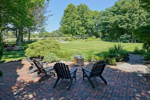 Exterior - 5 Grove Rd, Rye, NH 03870 photo 8 of 11