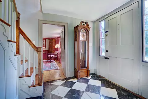 Entry Way - 5 Grove Rd, Rye, NH 03870 photo 3 of 4