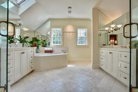 Bath - 5 Grove Rd, Rye, NH 03870 photo 1 of 5