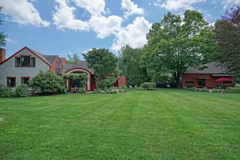 Exterior - 5 Grove Rd, Rye, NH 03870 photo 4 of 11