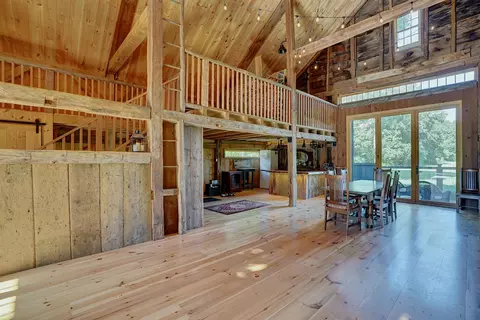 Dining - 5 Grove Rd, Rye, NH 03870 photo 6 of 6