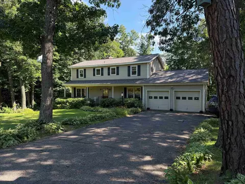 15 Skyline Dr, Essex Junction, VT 05452