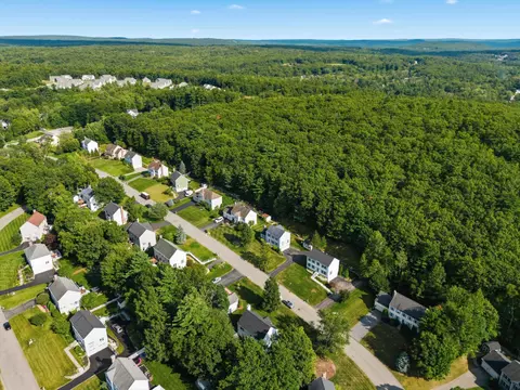 View/Area - 22 Virginia Ct, Hooksett, NH 03106 photo 2 of 5