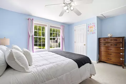 Bedroom - 22 Virginia Ct, Hooksett, NH 03106 photo 6 of 9