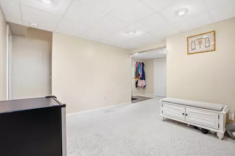 Entry Way - 22 Virginia Ct, Hooksett, NH 03106 photo 4 of 4