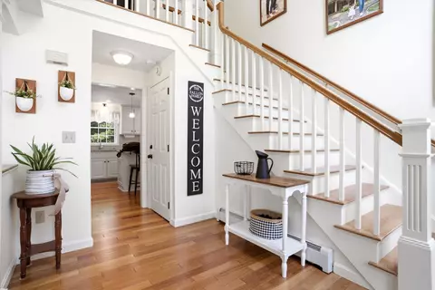 Entry Way - 22 Virginia Ct, Hooksett, NH 03106 photo 1 of 4