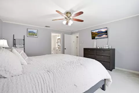 Bedroom - 22 Virginia Ct, Hooksett, NH 03106 photo 4 of 9