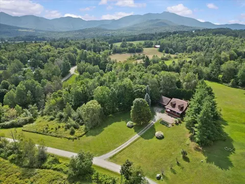 77 Eacker Dr, Jeffersonville, VT 05464