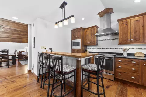 Kitchen - 11 Round Tree Rd, Winhall, VT 05340 photo 4 of 5