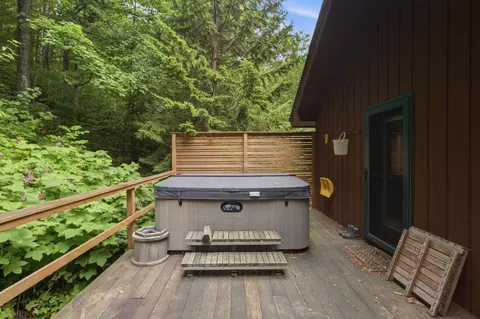 Exterior - 11 Round Tree Rd, Winhall, VT 05340 photo 3 of 7