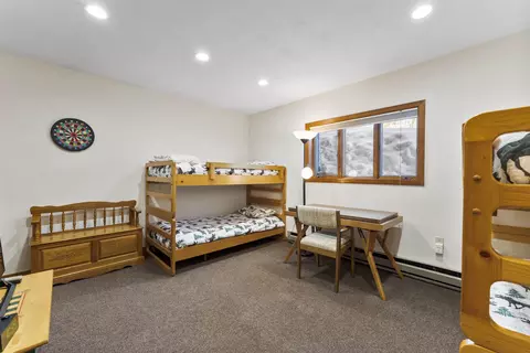 Bedroom - 11 Round Tree Rd, Winhall, VT 05340 photo 8 of 9