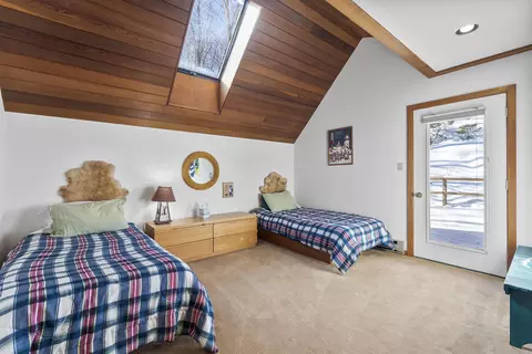Bedroom - 11 Round Tree Rd, Winhall, VT 05340 photo 3 of 9