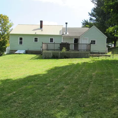 9 Stone Ave, Claremont, NH 03743
