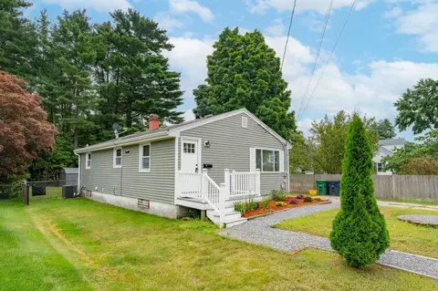 12 Hutchinson St, Nashua, NH 03064