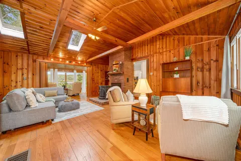 Living - 18 Holiday Shore Dr, Dunbarton, NH 03046 photo 1 of 3