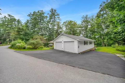 Exterior - 18 Holiday Shore Dr, Dunbarton, NH 03046 photo 6 of 12