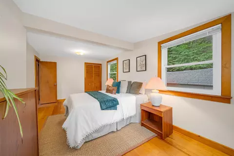 Bedroom - 18 Holiday Shore Dr, Dunbarton, NH 03046 photo 3 of 6