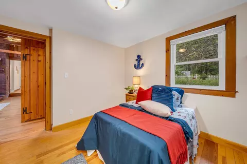 Bedroom - 18 Holiday Shore Dr, Dunbarton, NH 03046 photo 6 of 6