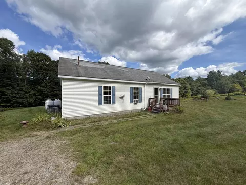 50 Lynn Hill Rd, Acworth, NH 03601