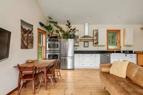Kitchen - 2944 Shellhouse Mountain Rd, Ferrisburgh, VT 05456 photo 1 of 4