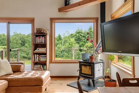 Living - 2944 Shellhouse Mountain Rd, Ferrisburgh, VT 05456 photo 3 of 6