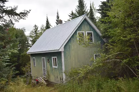 Exterior - 185 Driscoll Dr, Lowell, VT 05847 photo 2 of 6