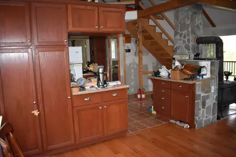 Entry Way - 185 Driscoll Dr, Lowell, VT 05847 photo 2 of 5