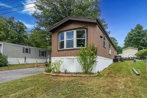 85 Crystal Springs Way, Somersworth, NH 03878