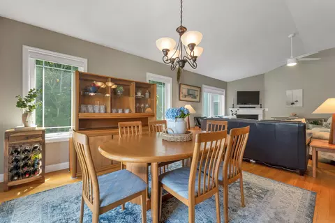 Dining - 60 Gordon Mountain Rd, Windham, NH 03087 photo 3 of 4